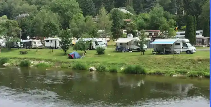 Nature camping pitches along the Semois river